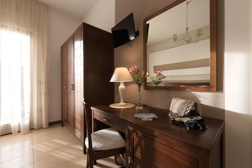 Minibar, in-room safe, desk, iron/ironing board (on request)