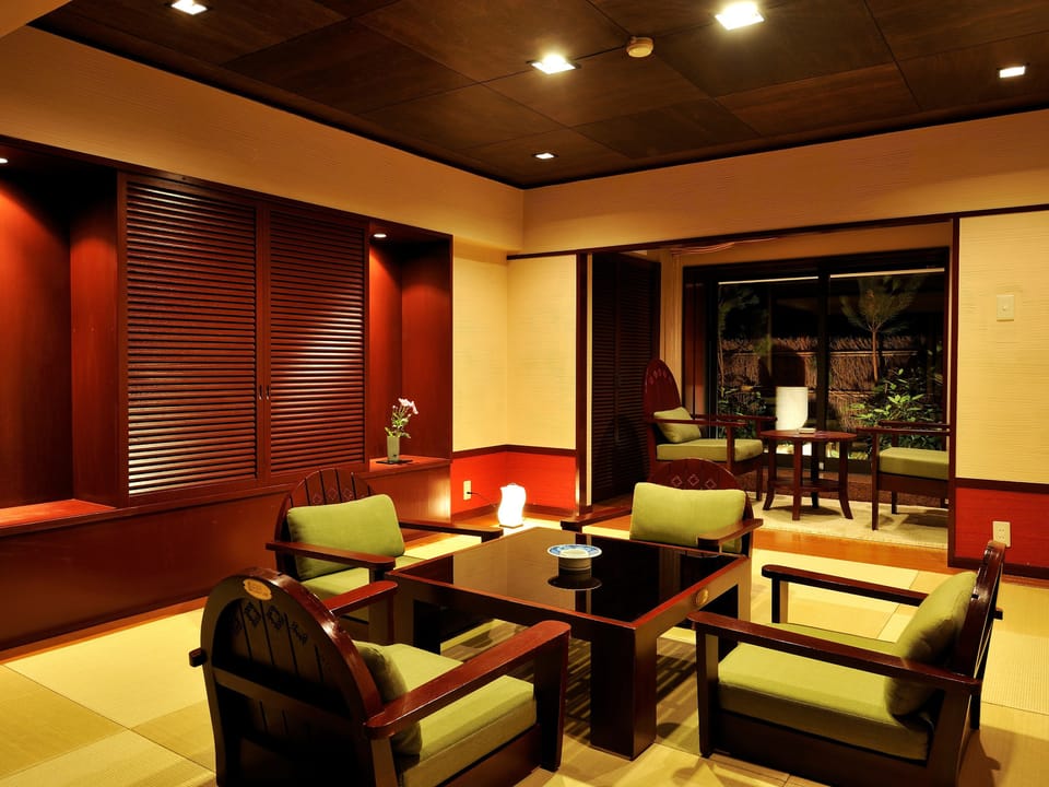 In-room safe, desk, blackout drapes, WiFi (free)