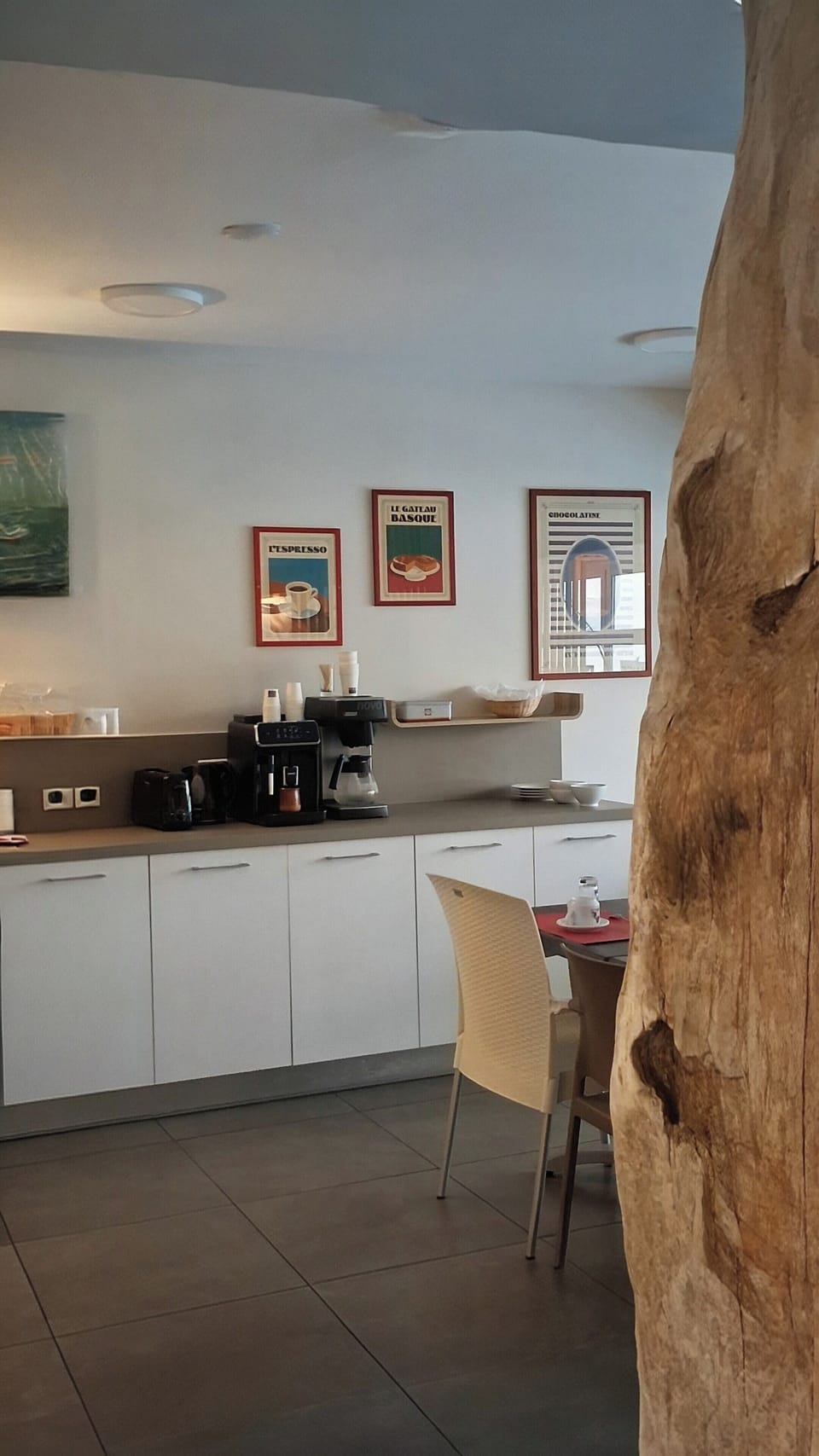 Breakfast area