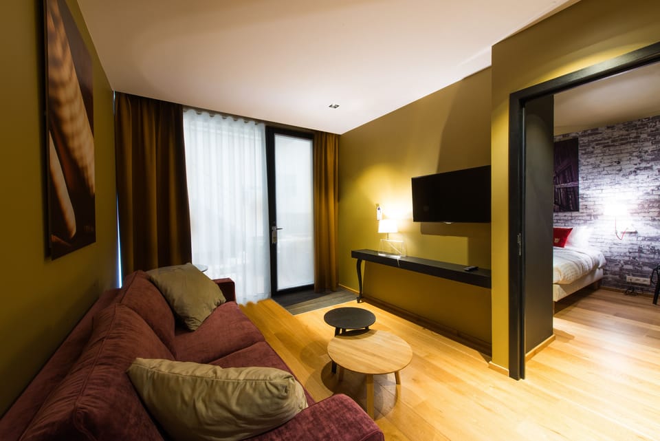 Junior Suite | Premium bedding, down comforters, minibar, in-room safe