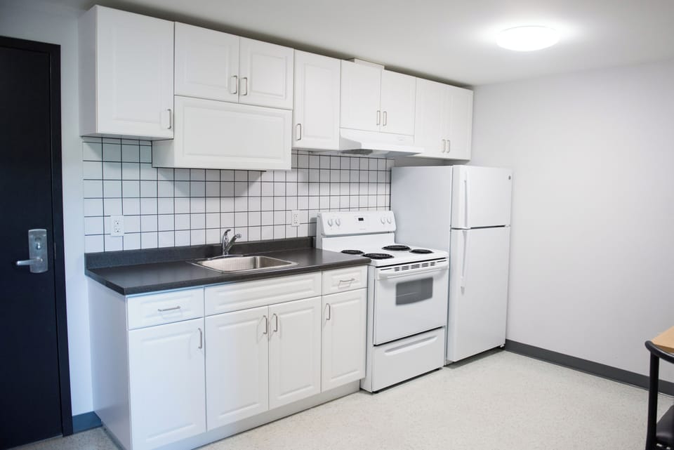 2 Bedroom Suite | Private kitchenette | Fridge, stovetop