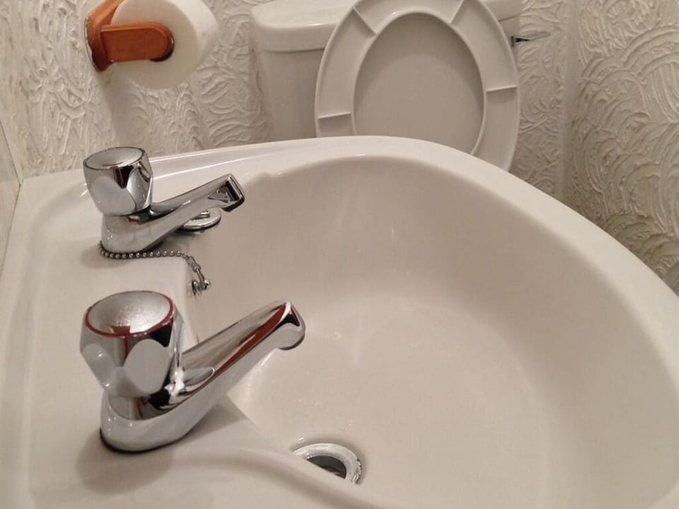 Twin Room, Ensuite | Bathroom