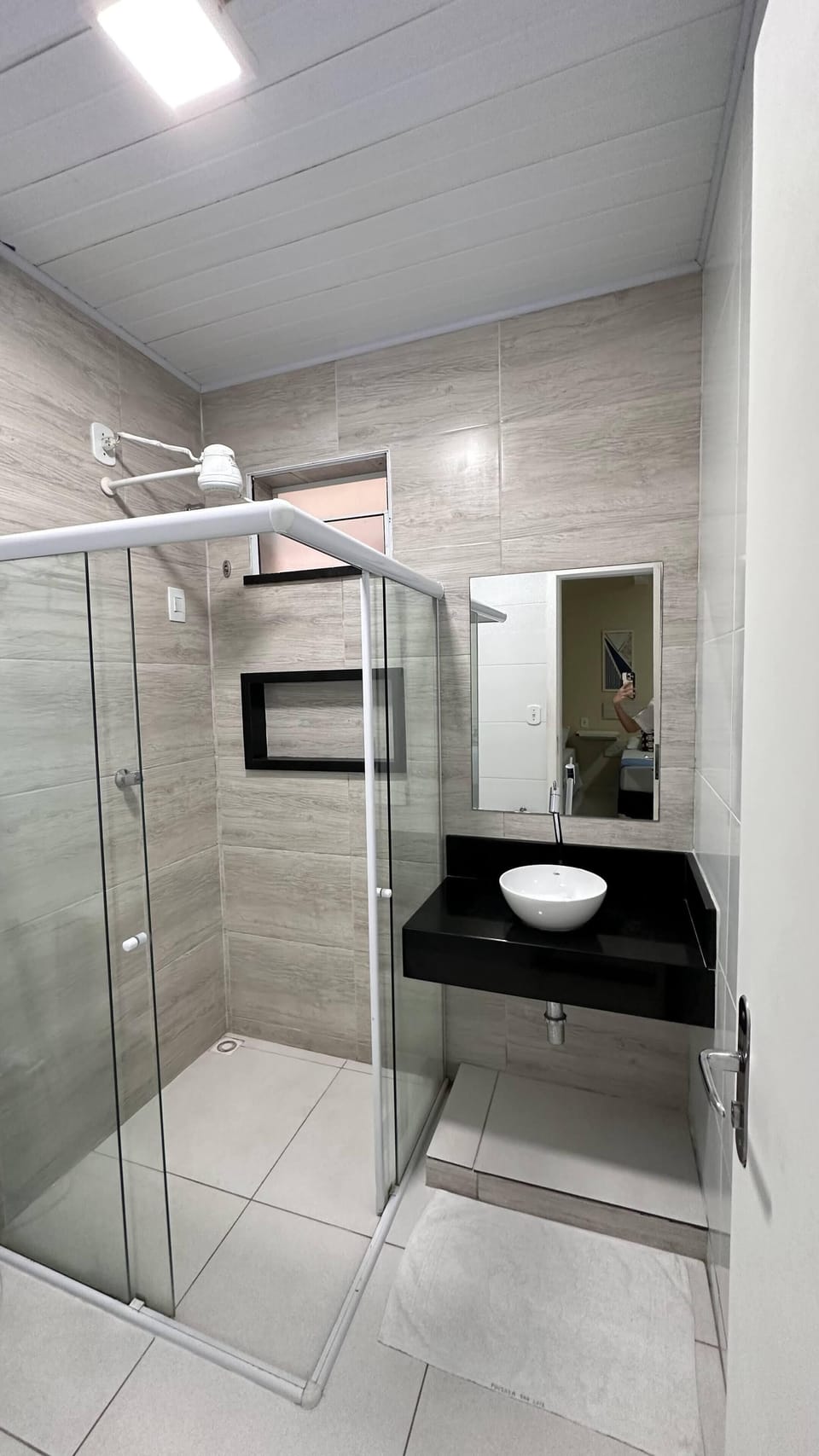 Quadruple Room | Bathroom | Shower, free toiletries, towels