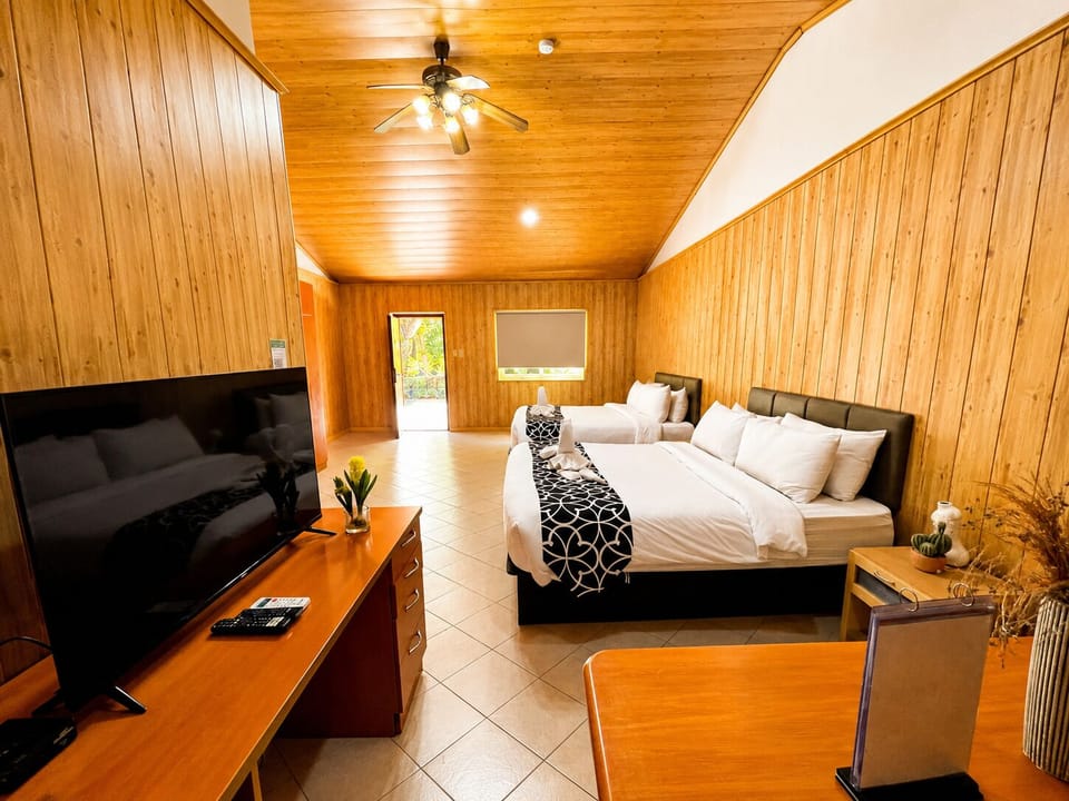 Family Room | Free WiFi, bed sheets