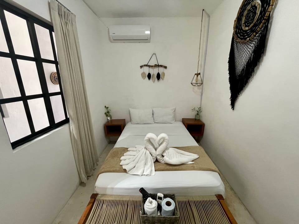 WiFi (free), bed sheets