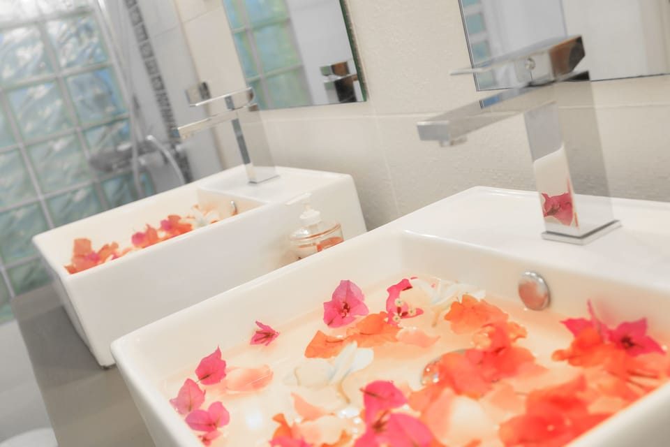 Esprit Libre Restaurant and Guest House Bed and Breakfast in Grand Baie