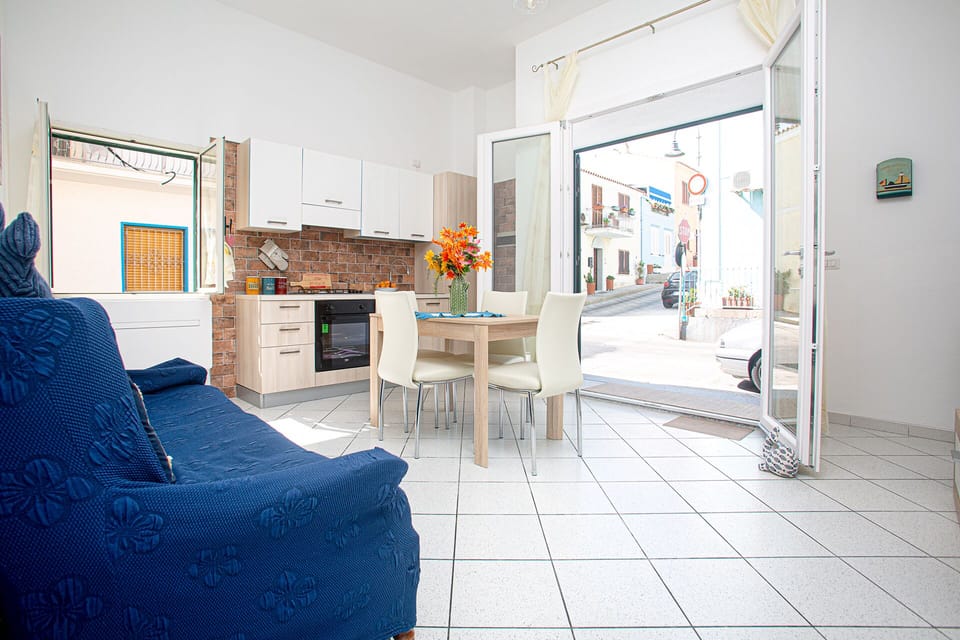 Exclusive Double or Twin Room | Living area | 32-inch flat-screen TV with digital channels, TV