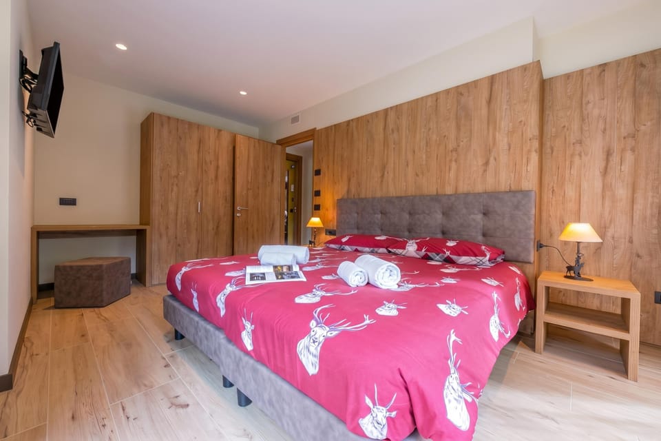 Family Apartment, 2 Bedrooms, Microwave (Casa Giardino Ski in - Ski out 100m) | 2 bedrooms