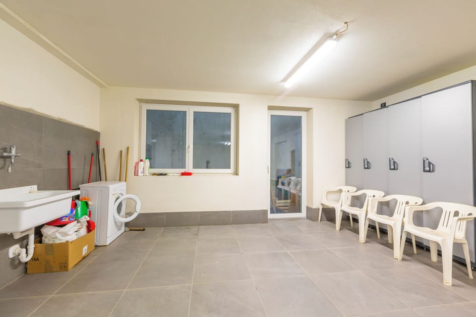 Family Apartment, 2 Bedrooms, Microwave (Casa Luminosa Ski in -Ski out 100m) | Interior
