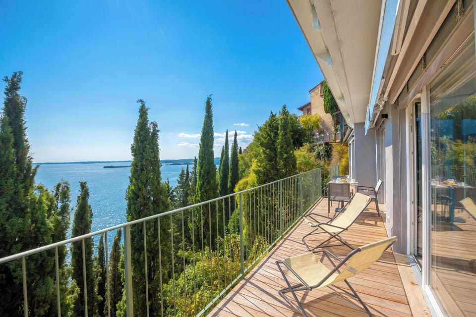 Standard Apartment, 3 Bedrooms, 2 Bathrooms, Mountainside (Rustichel fantastic Lake View) | Property grounds