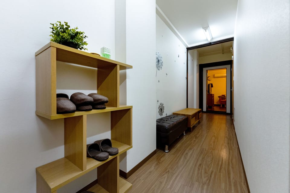 mayamoto1 | Living area | Flat-screen TV