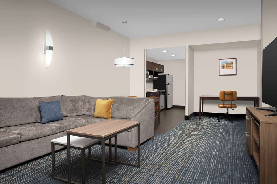 2 Bedroom Suite King 2 Queens | Private kitchen | Coffee/tea maker, full-size fridge, microwave, stovetop