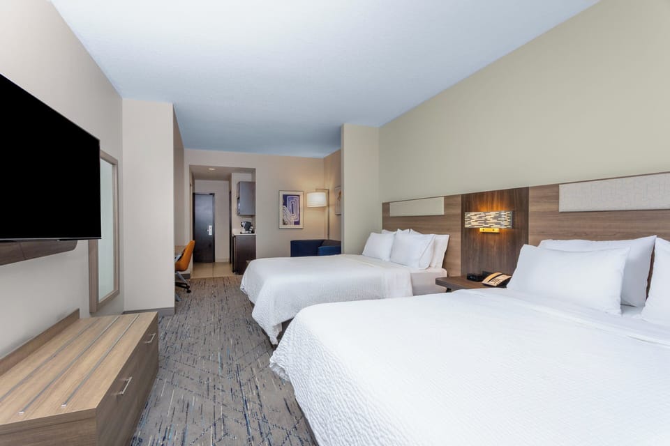 In-room safe, desk, soundproofing, iron/ironing board