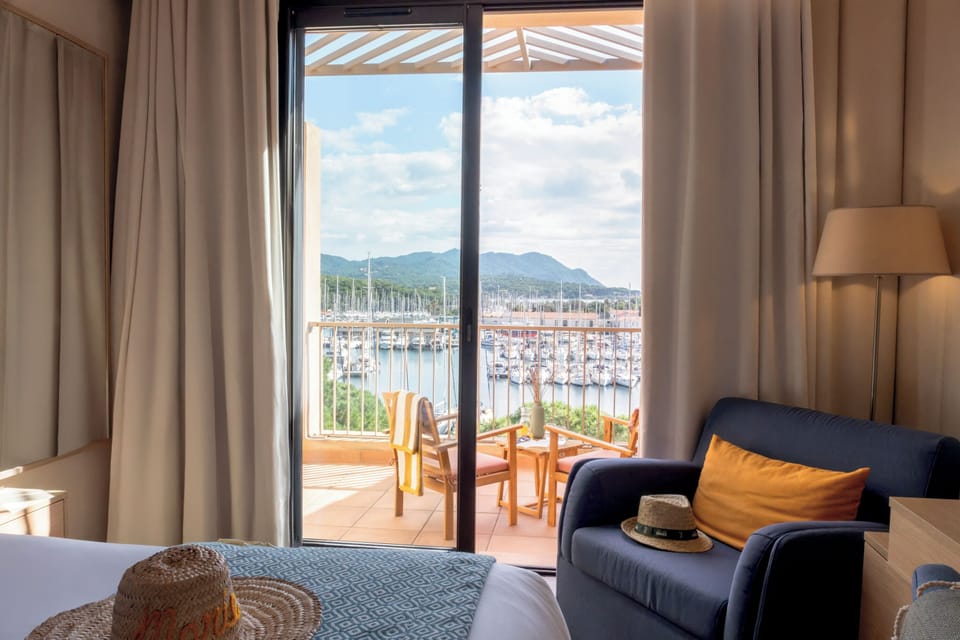 Superior Room, Terrace | Minibar, in-room safe, individually furnished, desk