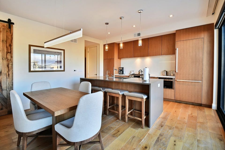 Condo, 1 Bedroom | Private kitchen | Fridge, oven, coffee/tea maker, toaster