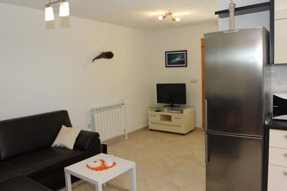 House (Three Bedroom Holiday Home with Pool) | Living room