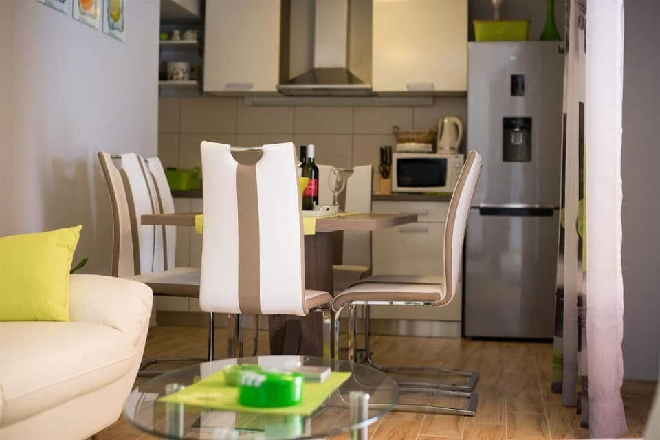 House (Three Bedroom Home with Terrace and P) | Dining room