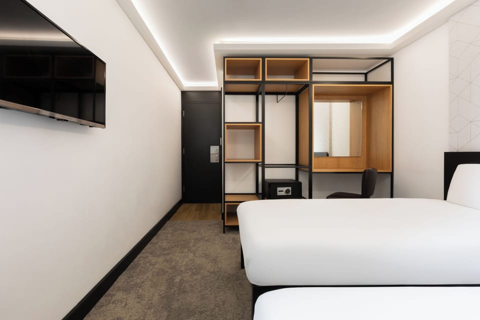 Twin Room (Urban) | In-room safe, desk, free WiFi, bed sheets