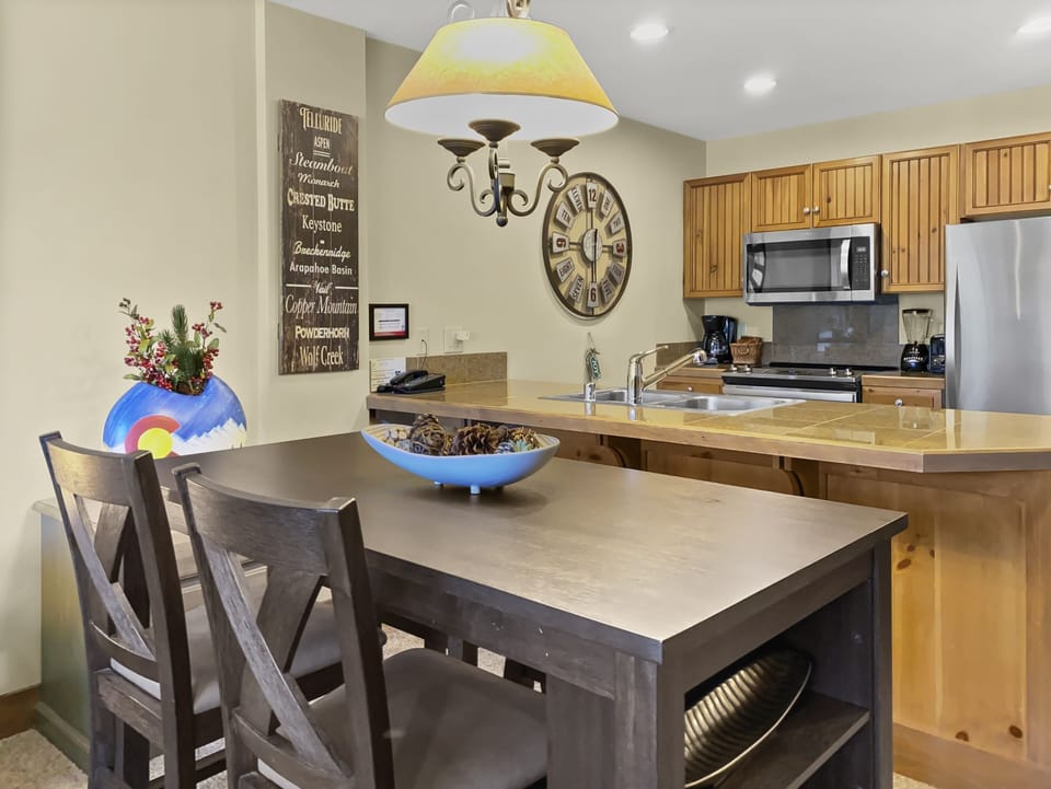 Condo, 1 Bedroom | Private kitchen | Coffee/tea maker, fridge, oven, toaster