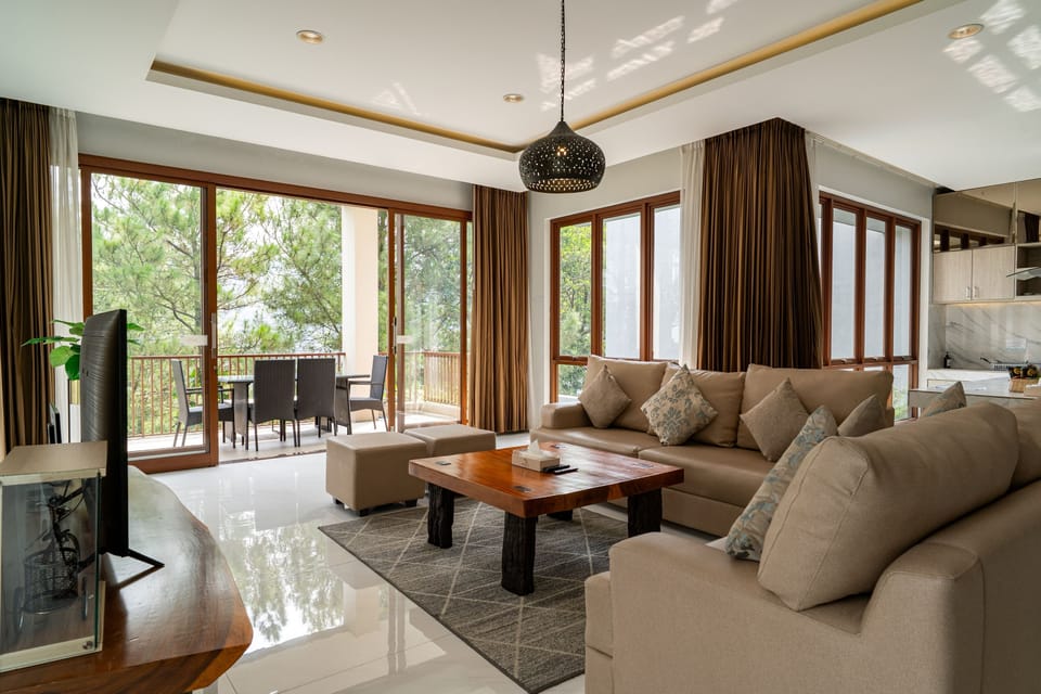 Family Villa (7 Bedrooms) | Living area