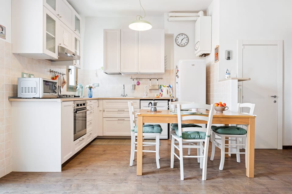 Apartment, 1 Bedroom | Private kitchen | Full-size fridge, microwave, oven, stovetop