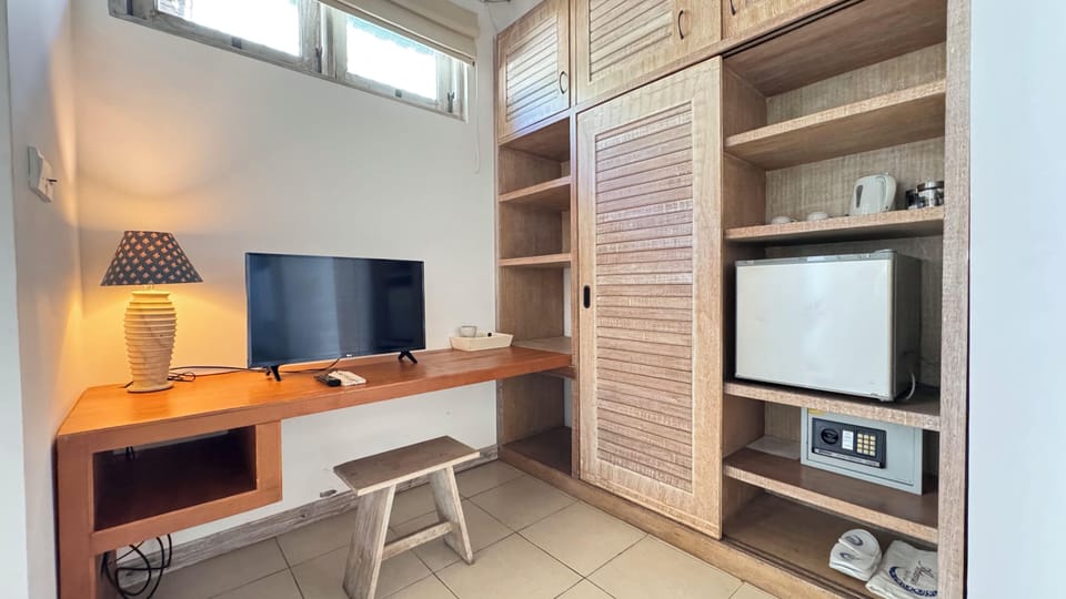 Hotel Type - H1 | Minibar, in-room safe, iron/ironing board, free WiFi