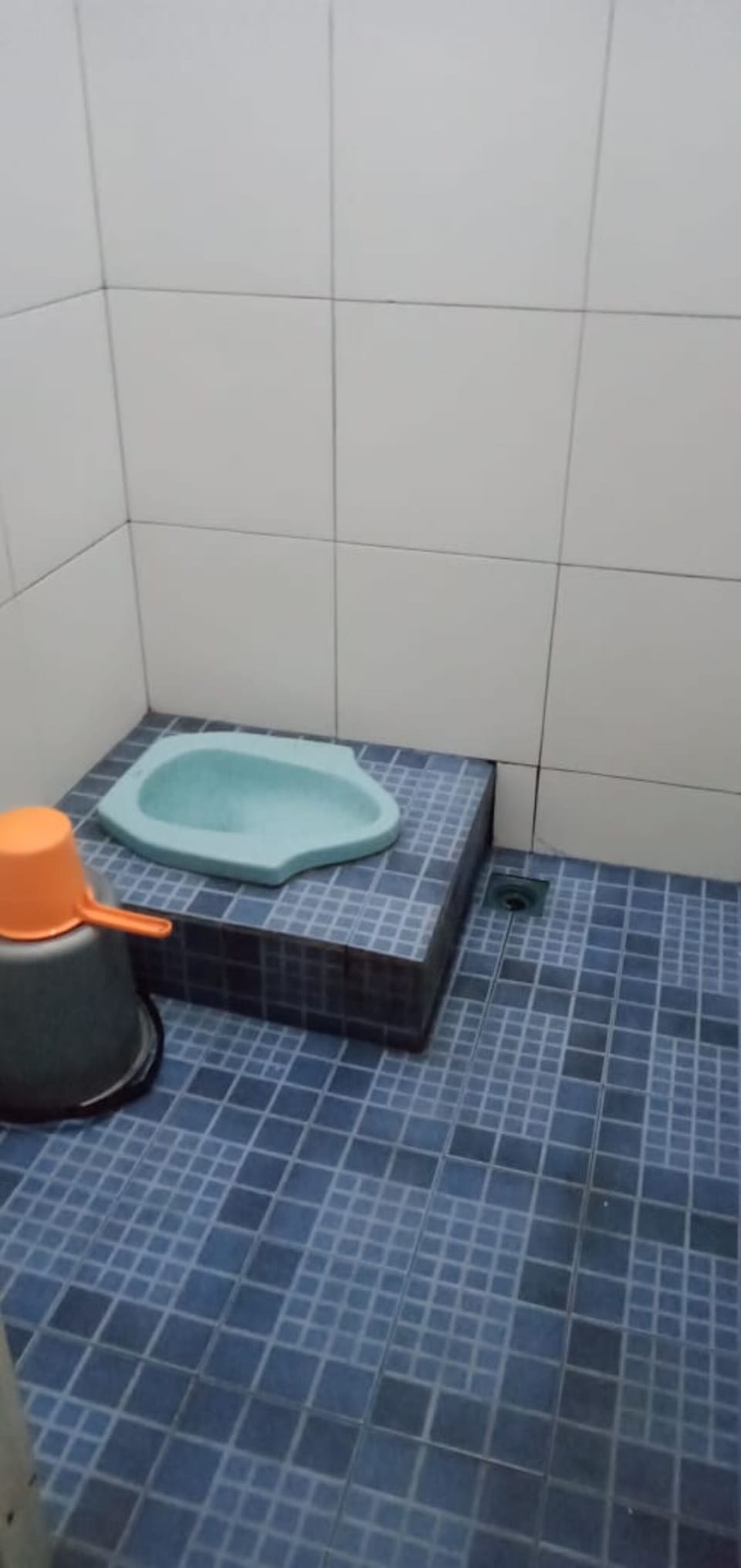 Budget Room 1 | Bathroom | Shower, towels
