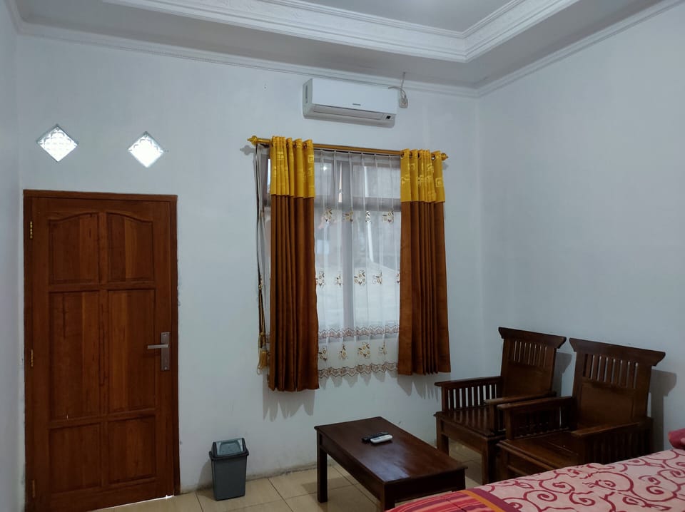 Deluxe Room | Desk, free WiFi, bed sheets