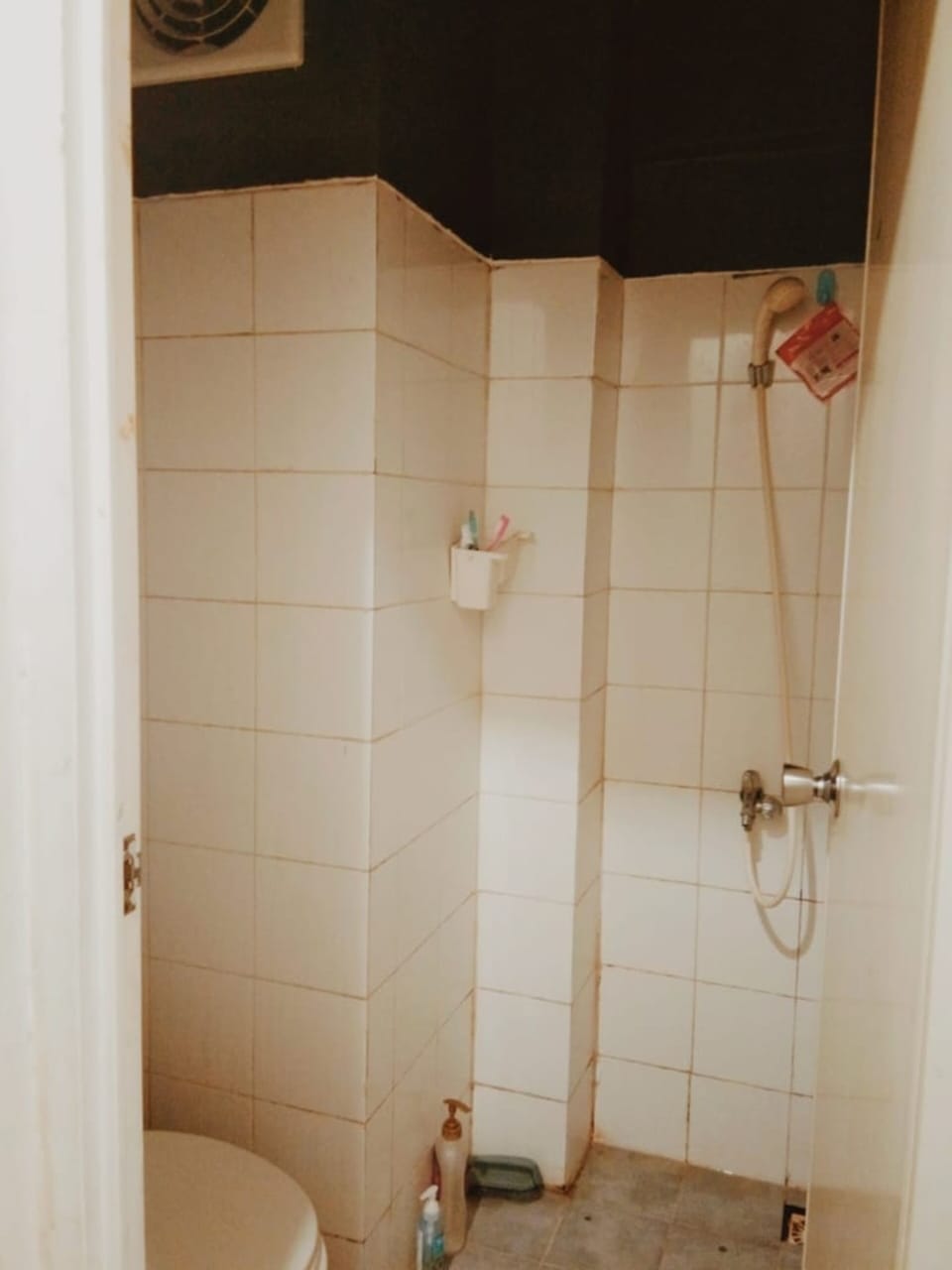 Two Bedroom | Bathroom | Shower, bidet, towels