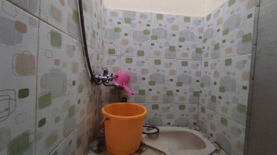 Standard Room | Bathroom | Shower, free toiletries, bidet, towels