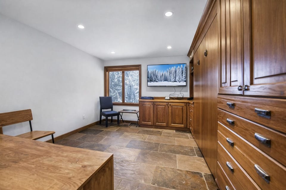 House, 4 Bedrooms | Interior