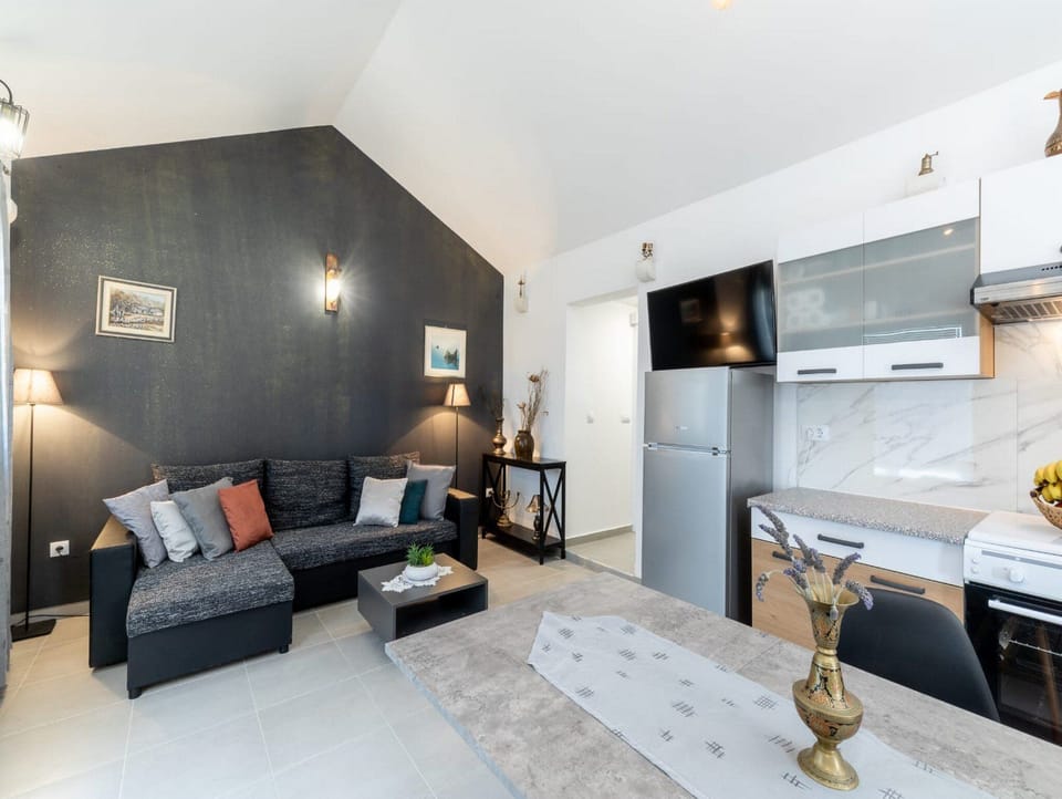 House (Two Bedroom Holiday Home with Swimmin) | Living room | 25-inch flat-screen TV with satellite channels, TV