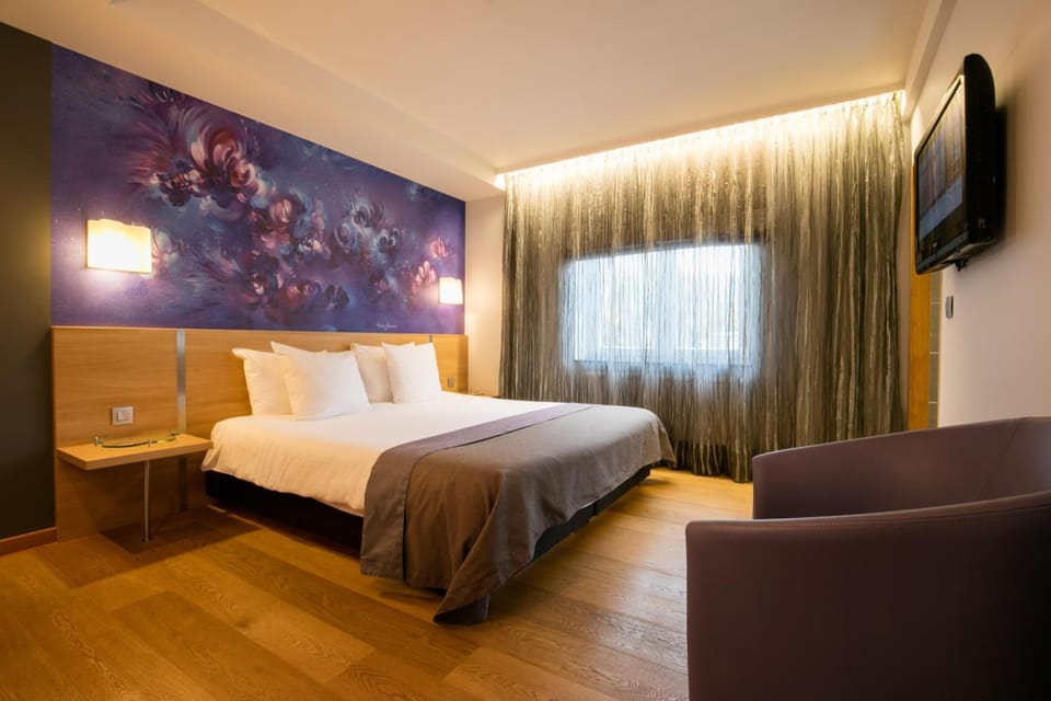 Minibar, in-room safe, desk, blackout drapes