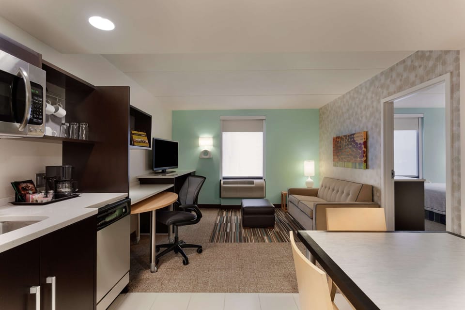 Suite, 1 King Bed | Hypo-allergenic bedding, in-room safe, free cribs/infant beds, free WiFi