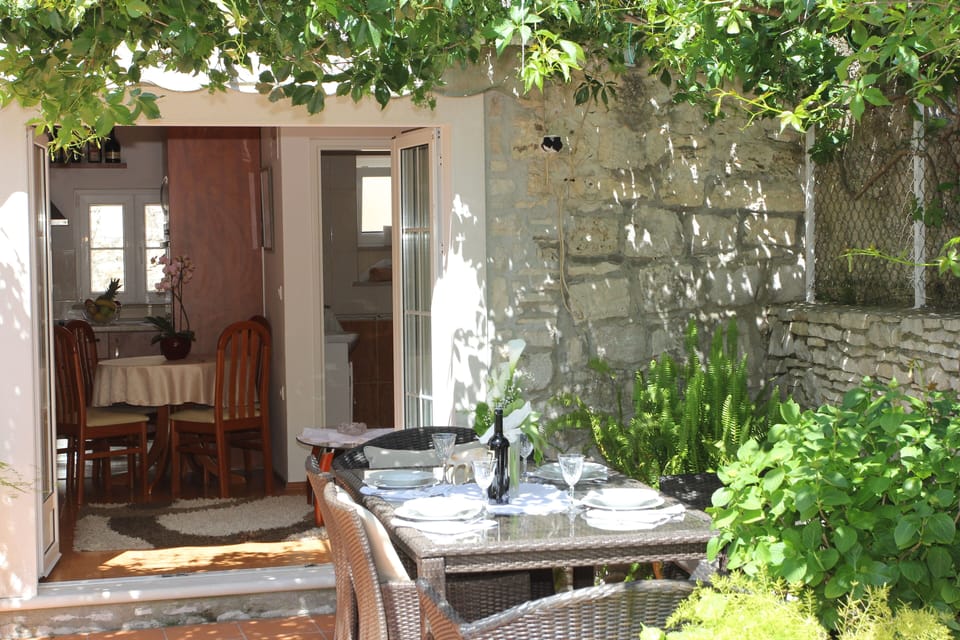 House (Two Bedroom Holiday Home (ST)) | Terrace/patio
