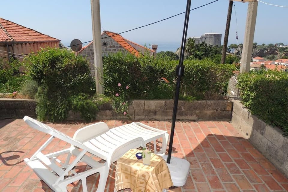 Apartment (Two Bedroom Apartment with Sea View) | Terrace/patio