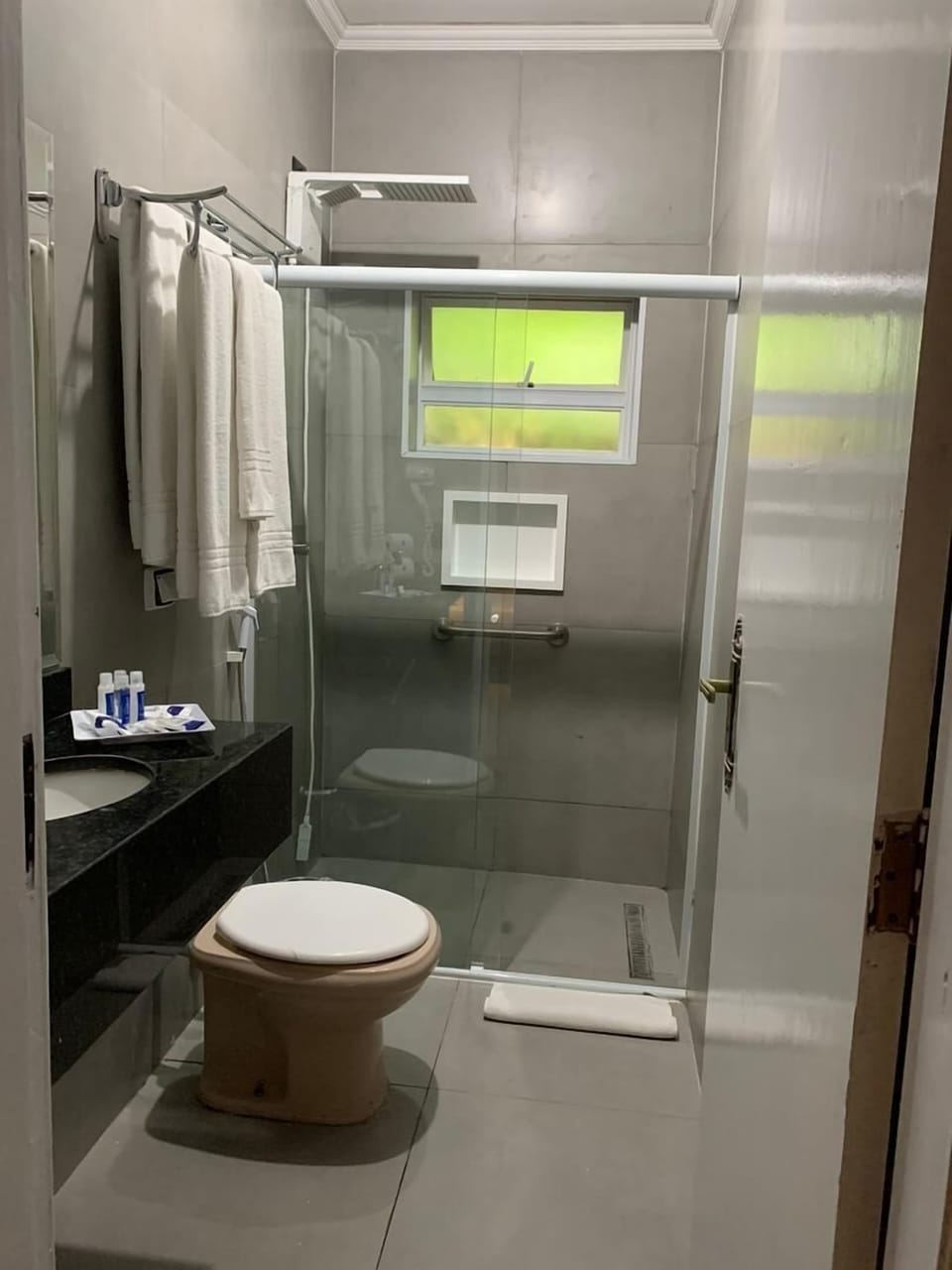 Superior Double Room | Bathroom | Shower, towels