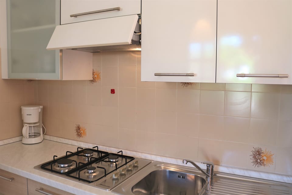 Apartment, 2 Bedrooms, Patio, Garden View | Interior