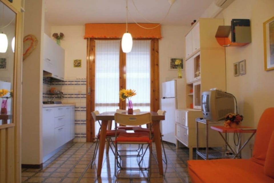 Studio, Balcony, Garden View | 1 bedroom, bed sheets