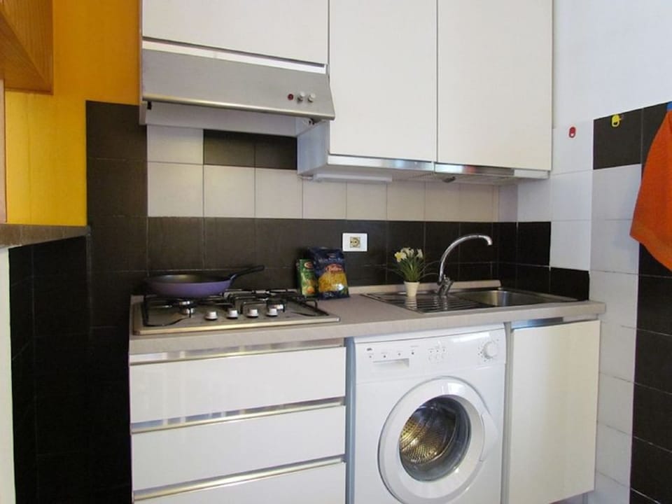 Apartment, 2 Bedrooms, Patio, Garden View | Interior