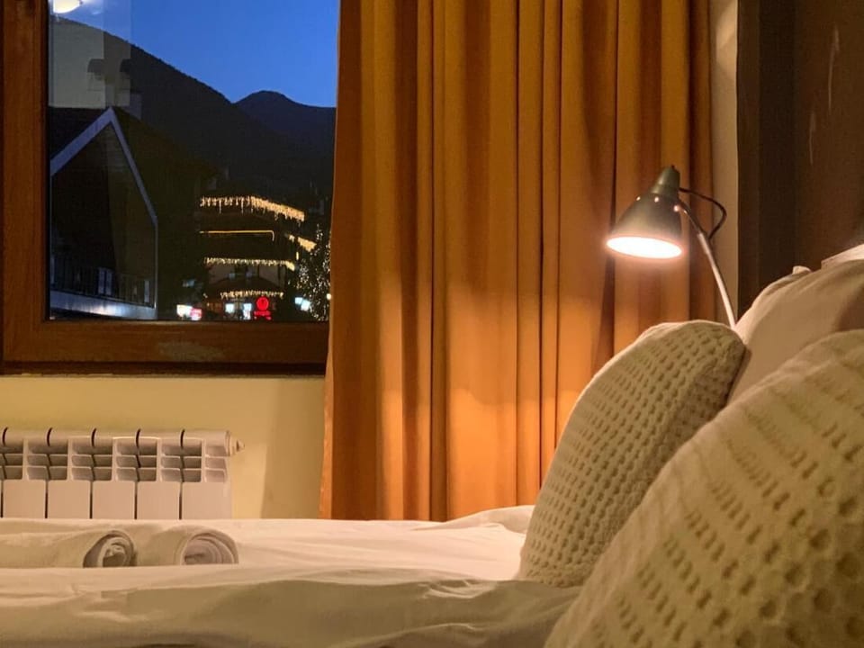 Room, 1 Bedroom, City View | 1 bedroom, bed sheets