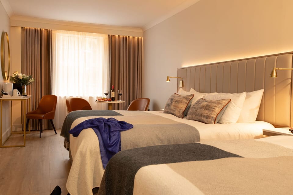 Club Twin Room | In-room safe, desk, blackout drapes, iron/ironing board