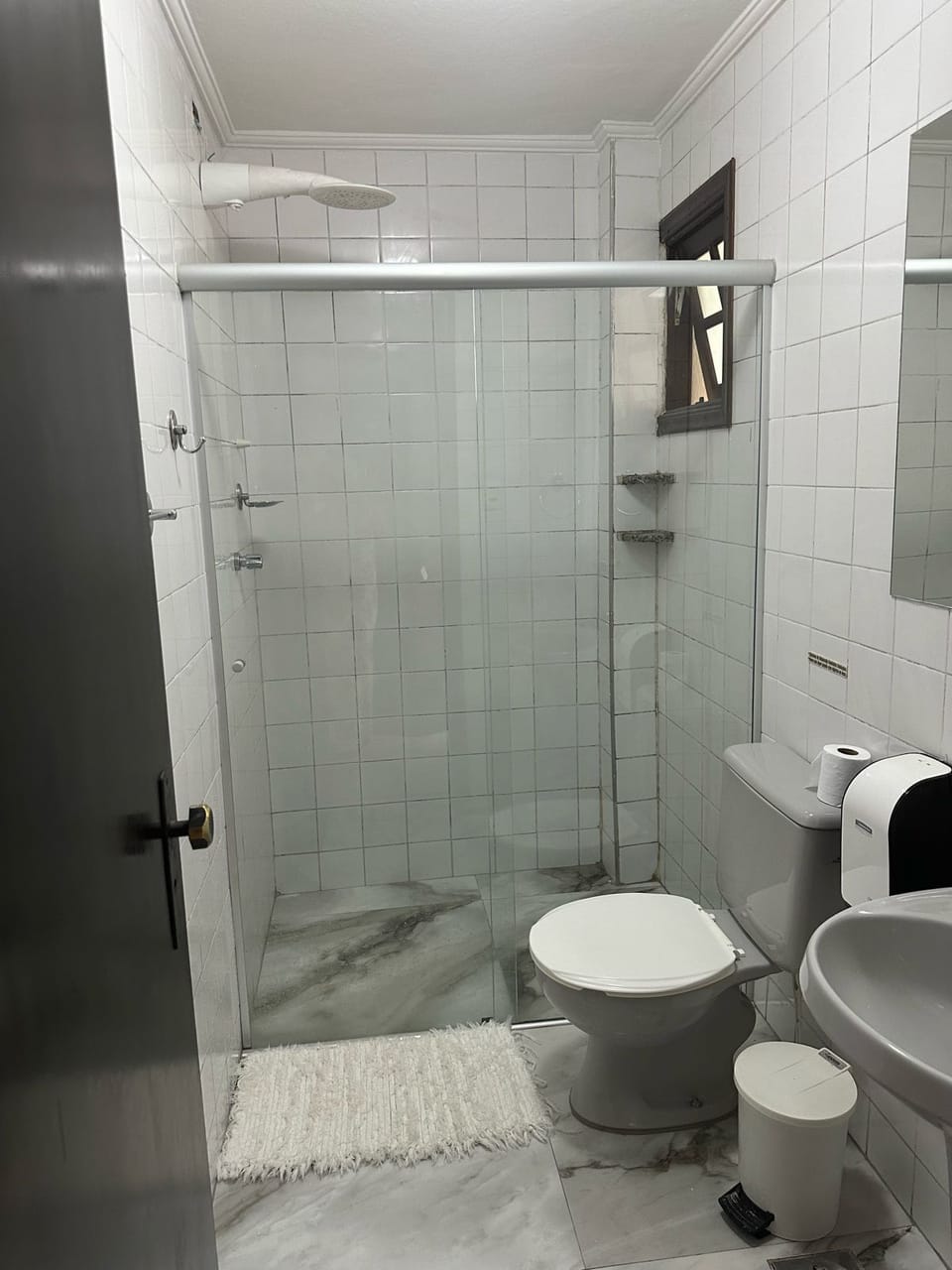 Shower, towels