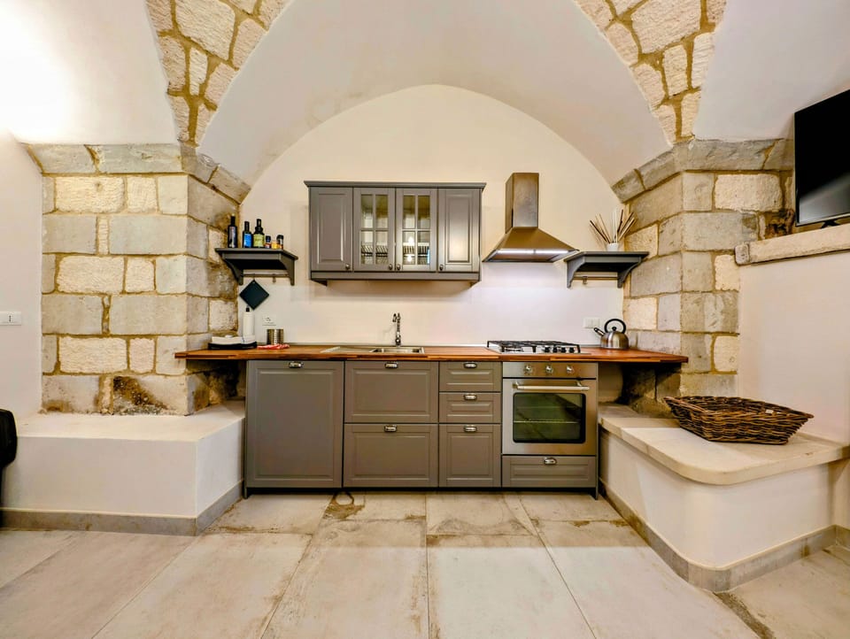 Exclusive Cottage (Elsa) | Private kitchen | Fridge, oven, stovetop, cookware/dishes/utensils