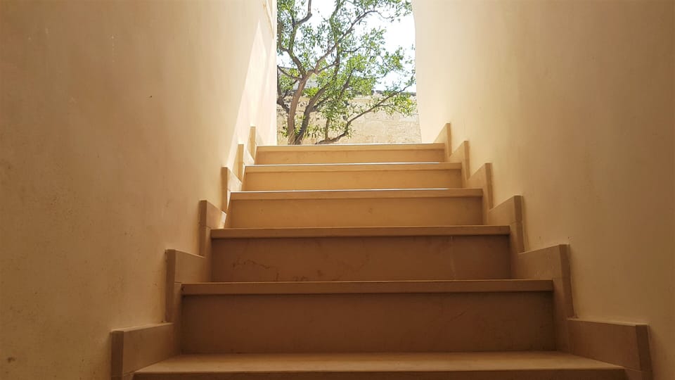 Handrails in stairways
