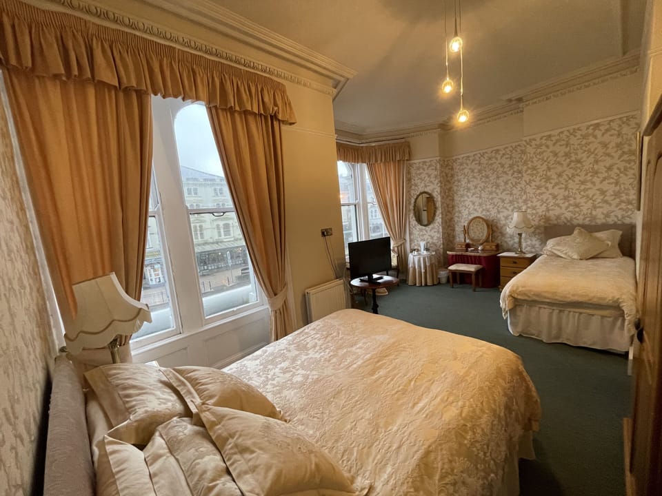 Triple Room, Private Bathroom, Sea View | 1 bedroom