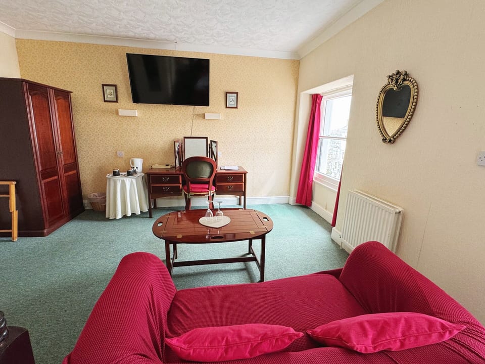Superior Double Room, Private Bathroom, Sea View (Four Poster Bed)
