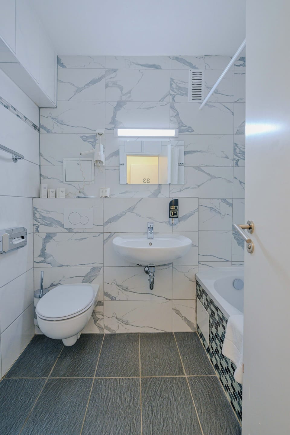 Superior Double Room | Bathroom | Towels