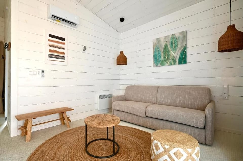 Lodge Crazy | Premium bedding, in-room safe, desk, blackout drapes