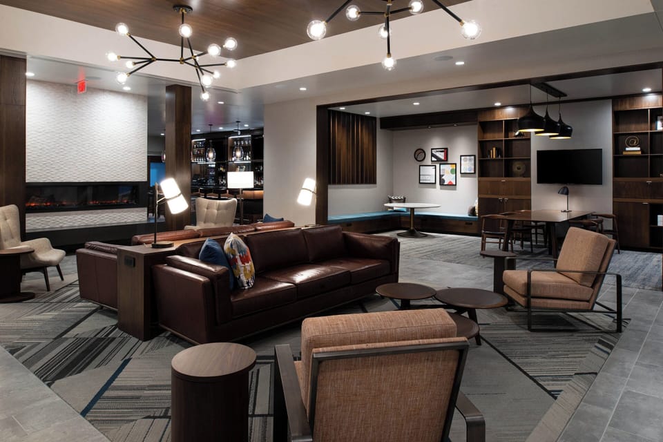 Lobby lounge